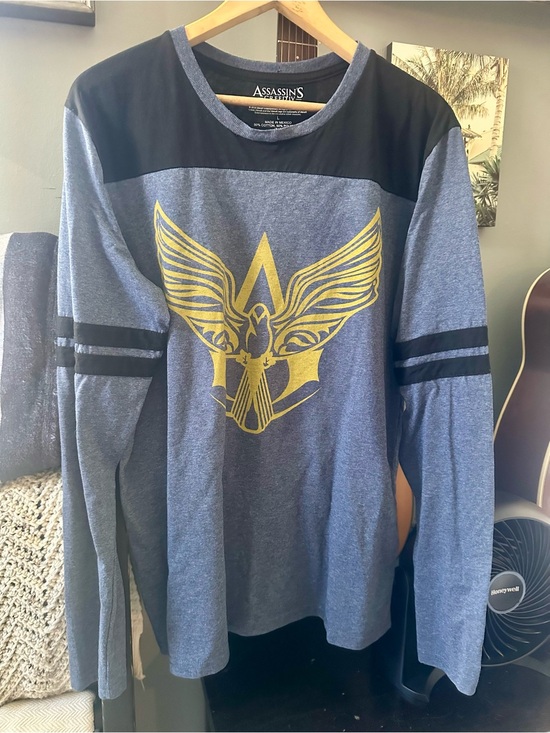 assassins creed Other - Assassin’s Creed Men's Long Sleeve Graphic Tee - Blue with Gold Emblem